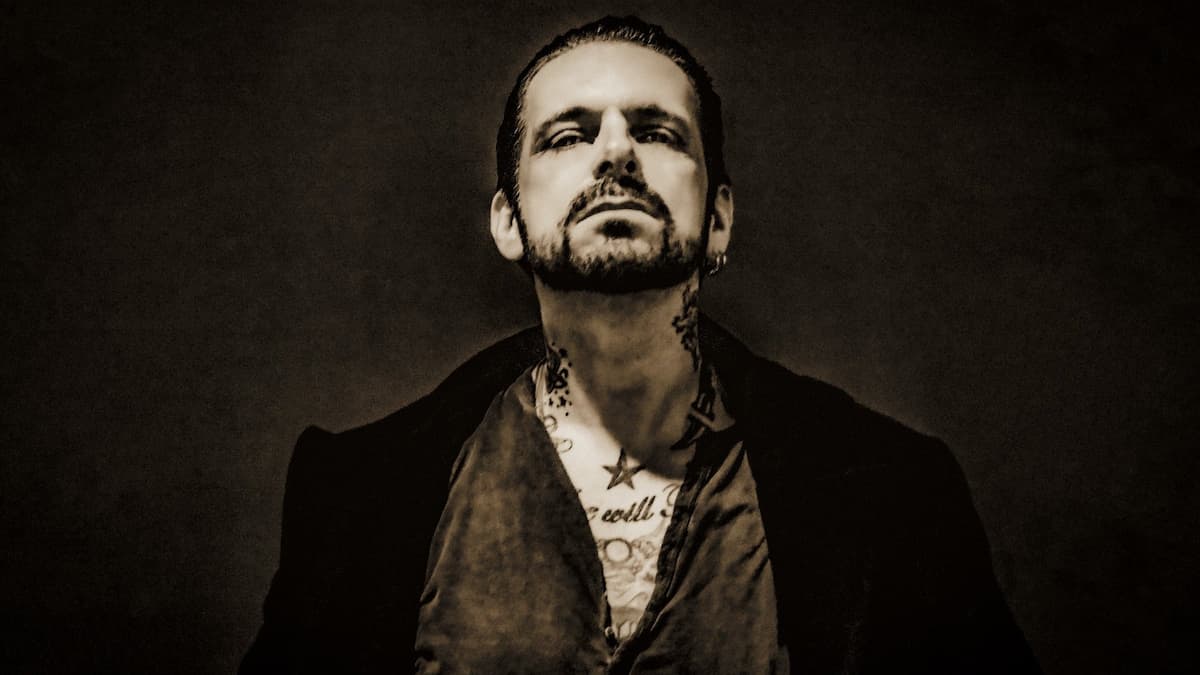 Ricky Warwick & the Fighting Hearts
