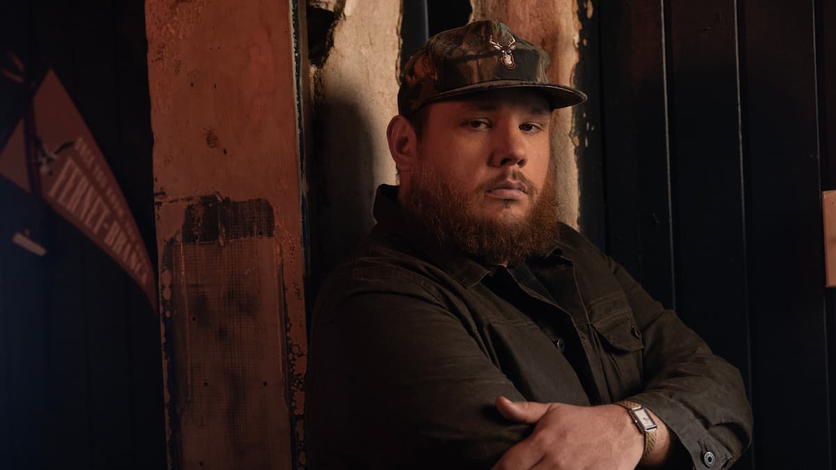 Luke Combs - My Kinda Saturday Night