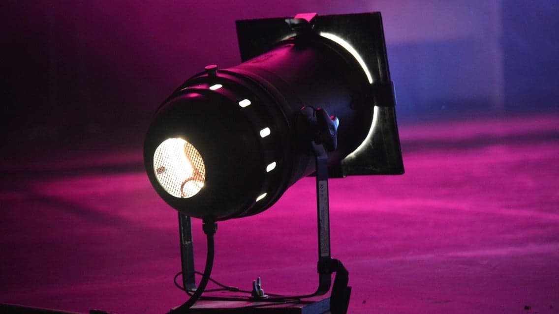 Por Temor A Que Cantemos Libres