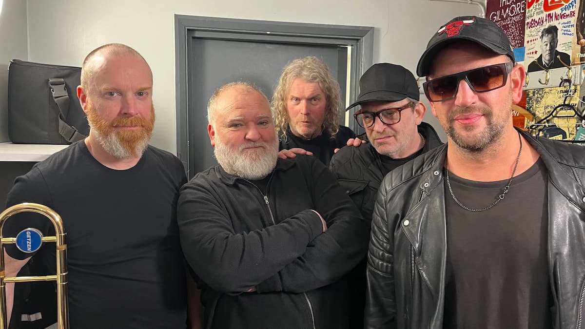 Dodgy (Free Peace Sweet 30th anniversary tour) + The Icicle Works