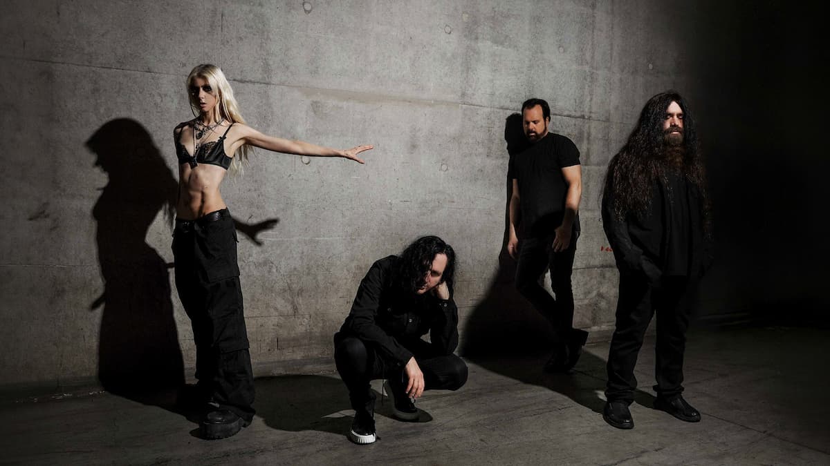 The Pretty Reckless Dear God Tour