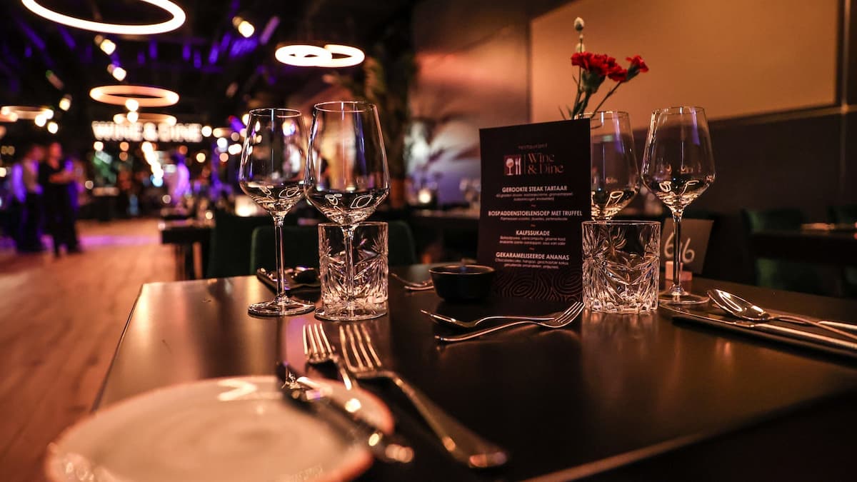 Guns N’ Roses | Wine & Dine (concert ticket not included)
