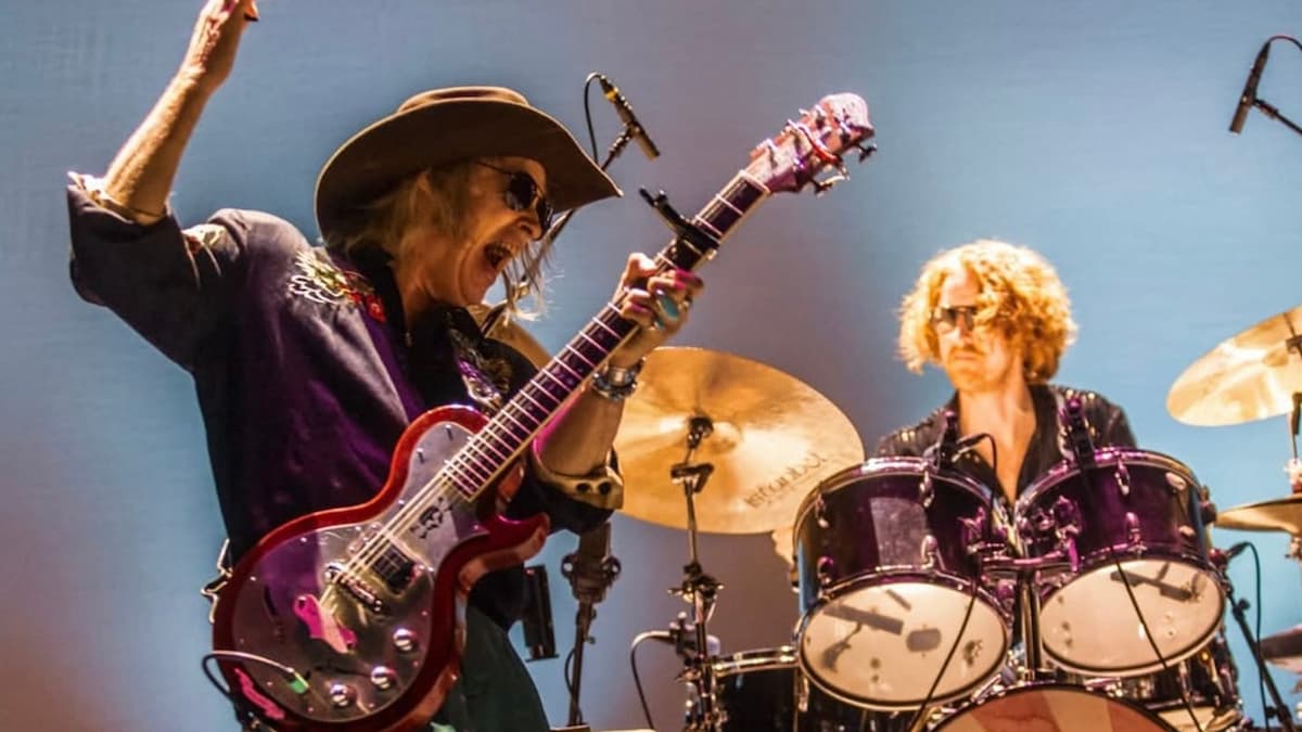 The Waterboys - Fisherman’s Blues Revue featuring Steve Earle