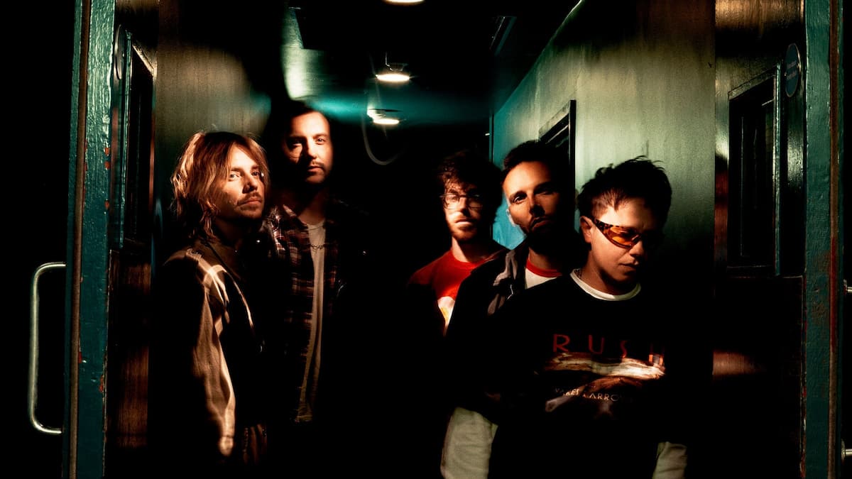 Nothing But Thieves — The Stray Dogs World Tour