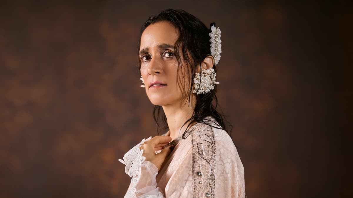 Julieta Venegas - 21 & Over
