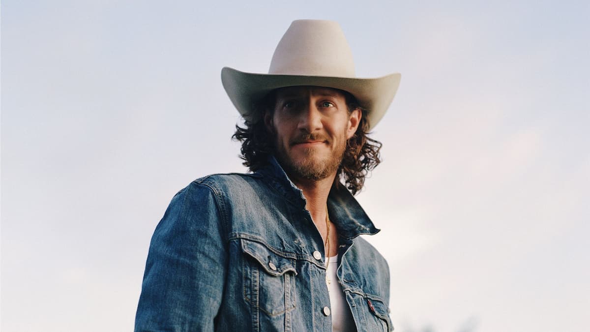 Tyler Hubbard w/ Blackhawk