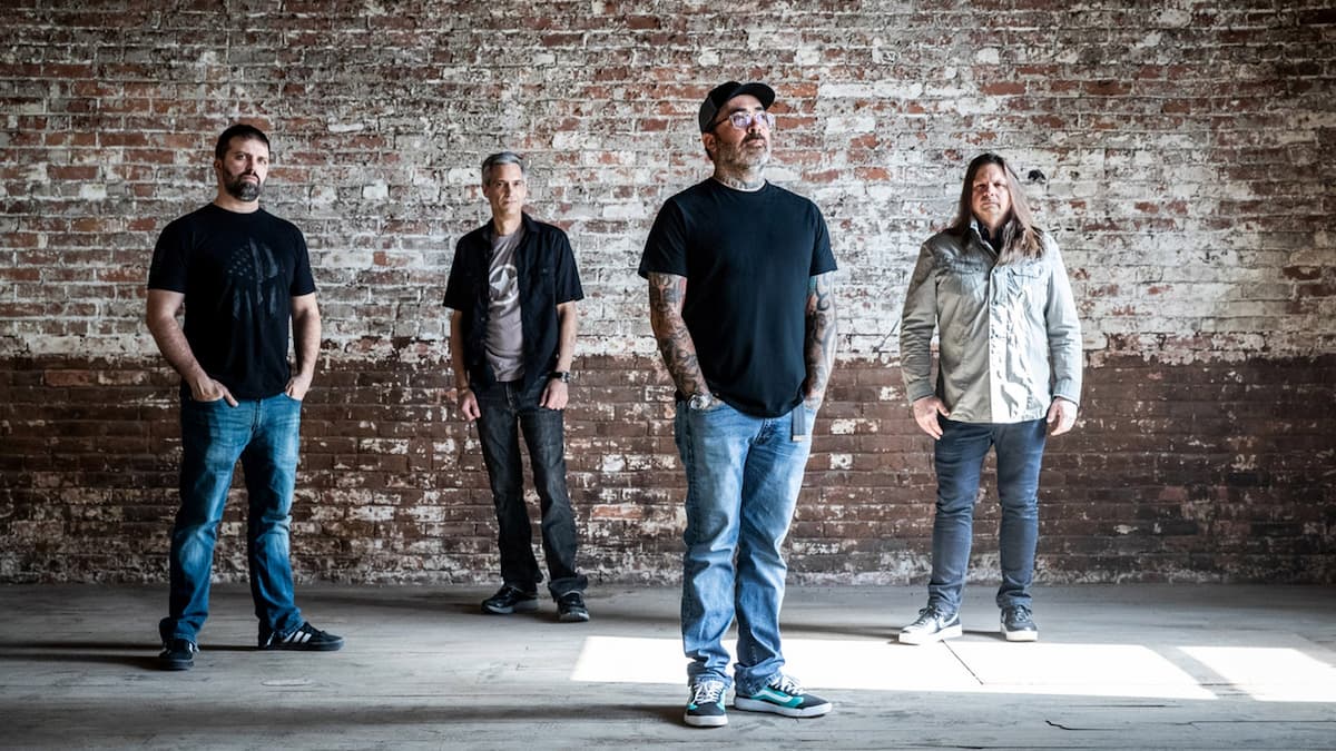 Staind w/ Hoobastank