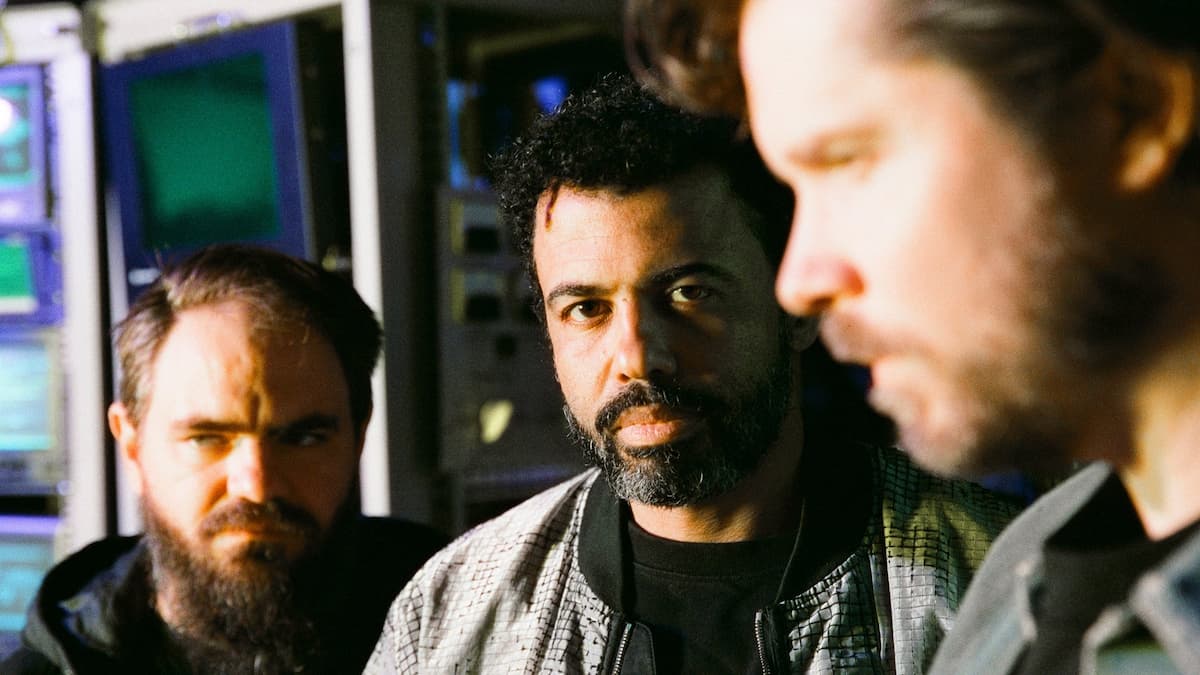 CLIPPING. (USA)