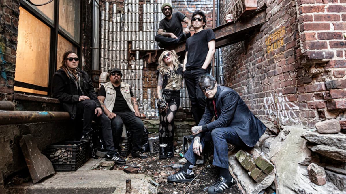 LEFTOVER CRACK with Sadplant & Lost Glory