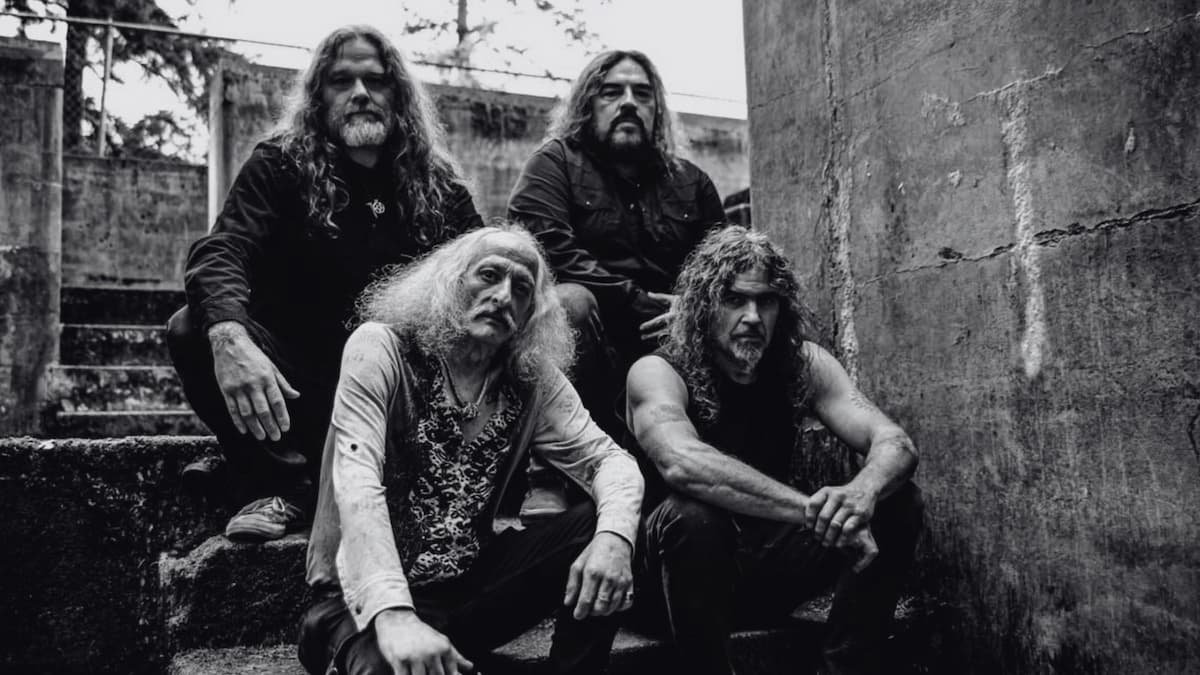 Pentagram with Slowhole and Slounge