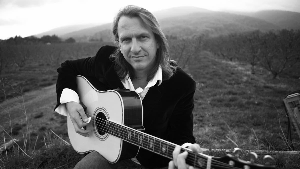(PRE-SALE): An Evening with Ellis Paul