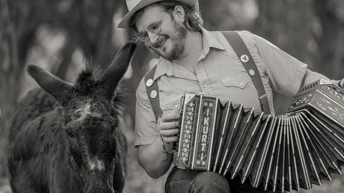 Willi Carlisle + Futuretime String Band