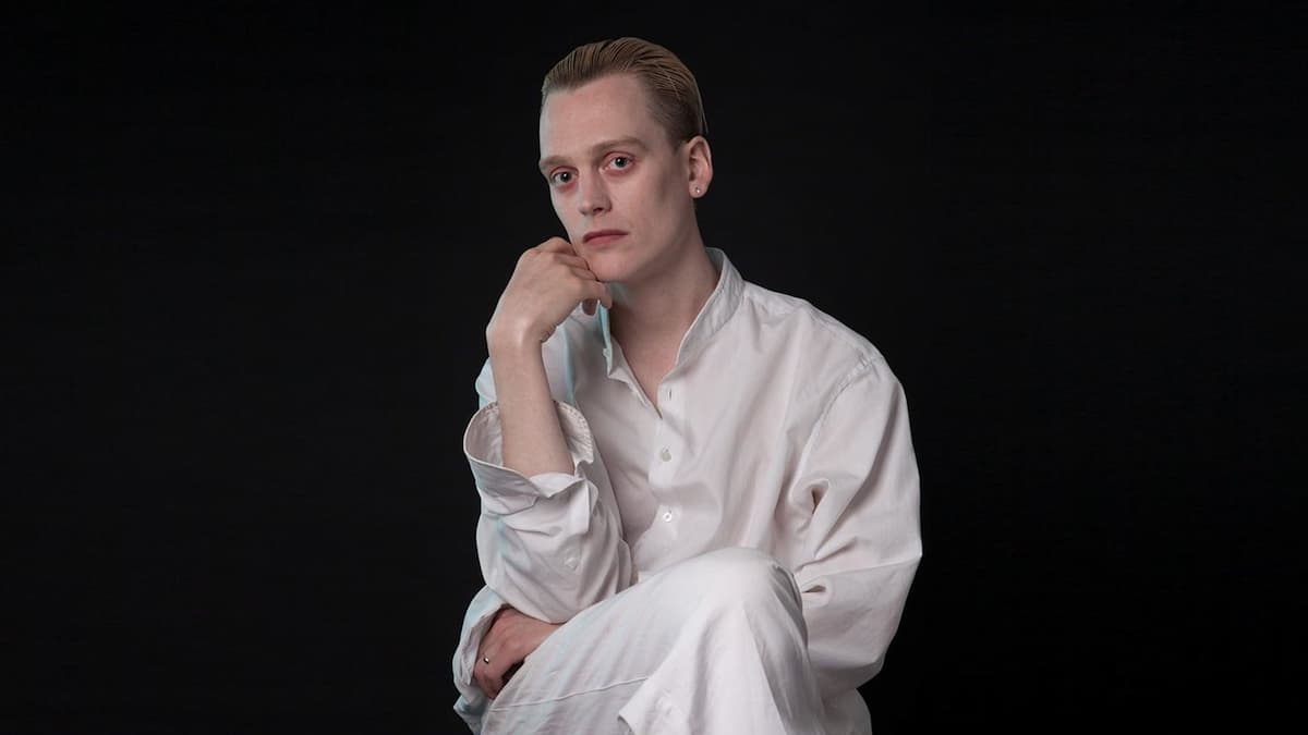 Tōth, Sean Nicholas Savage