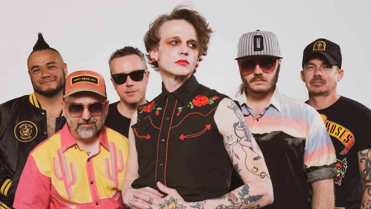 Vandoliers w/ guests