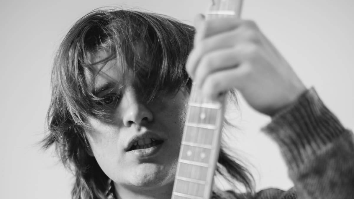 (((folkYEAH))) Presents: JOHN-ROBERT