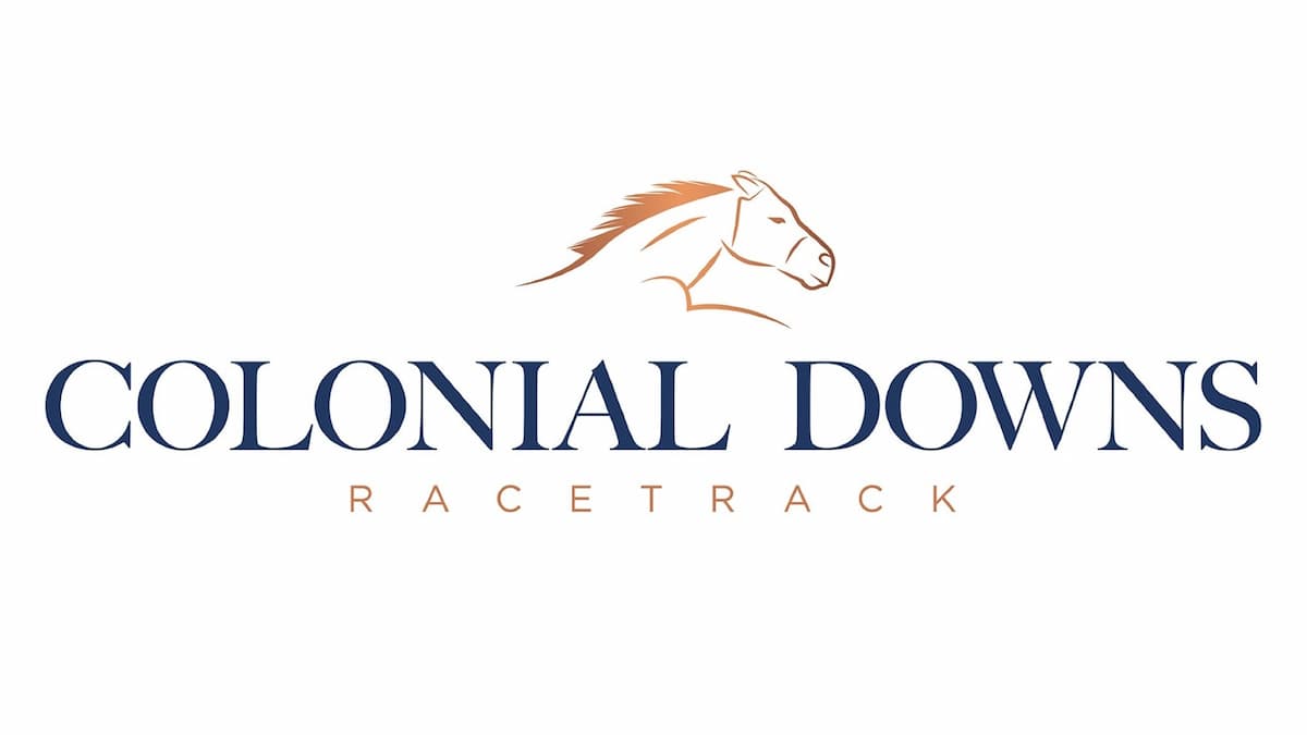 Wiener Dog Races & Live Horse Racing - Colonial Downs