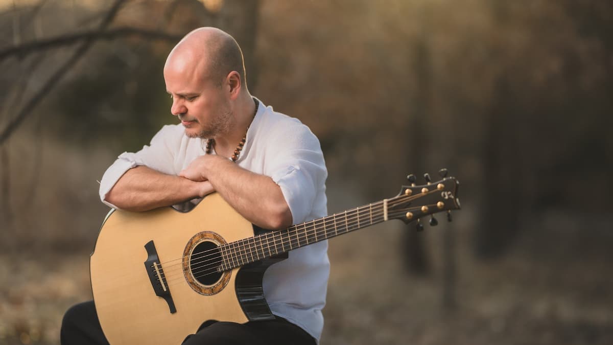 Andy McKee with Special Guest Charlie Ballantine
