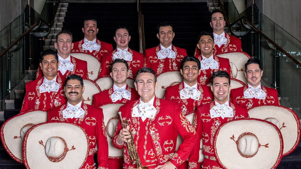 Mariachi Sol De Mexico Presents: Jose Hernandez Merry-Achi Christmas!