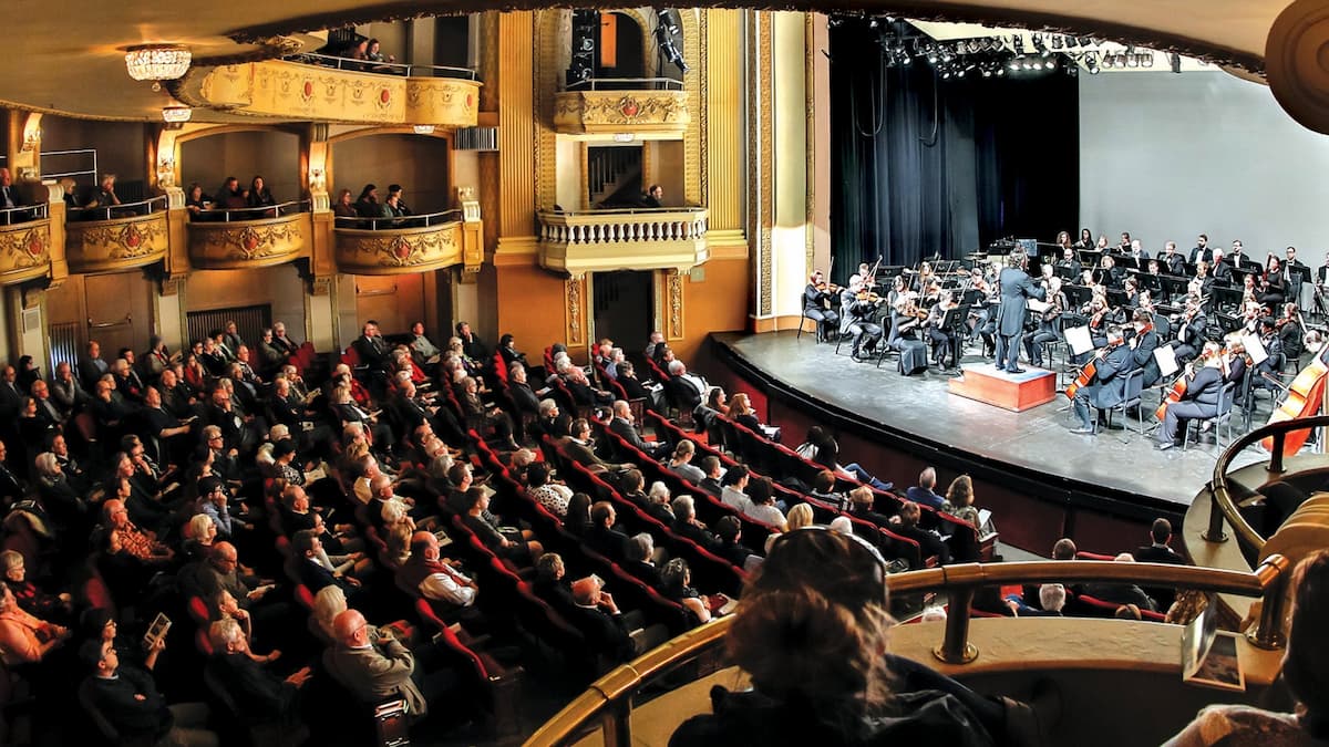 Dubuque Symphony Orchestra: Classics 2: Connection