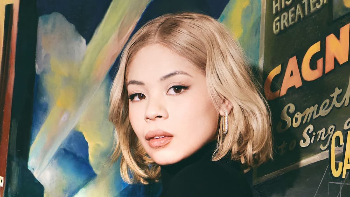 Eva Noblezada