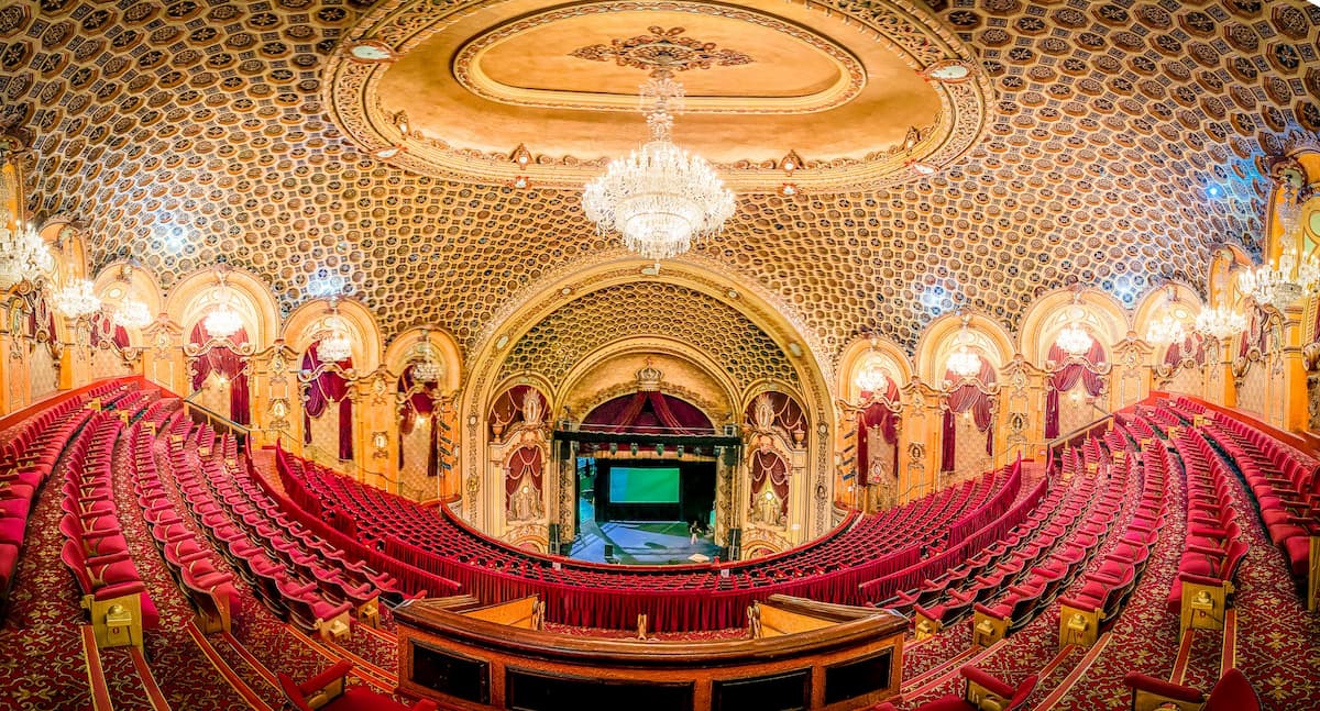 Palace of Dreams Guided Tours